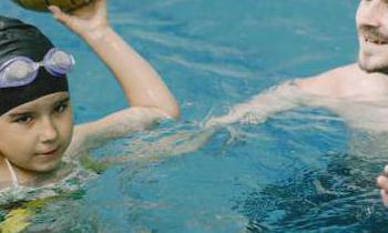 Zastosowanie pływania w terapii i rehabilitacji